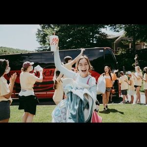 Meet your Posher, Avery